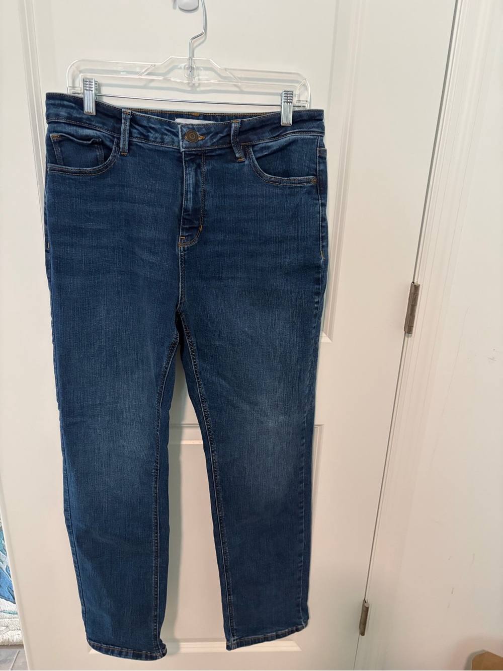 Liz Claiborne Straight Leg Jeans in Dark Blue Wash